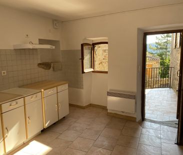 Location Maison 3 pièces 70m² LES VANS 07140 - Photo 1