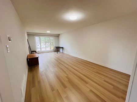 For Lease - 1262 Napier Crescent, Oakville, Ontario - Photo 2