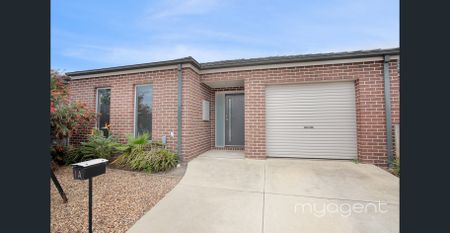 Modern 2 Bedroom Unit - Photo 5