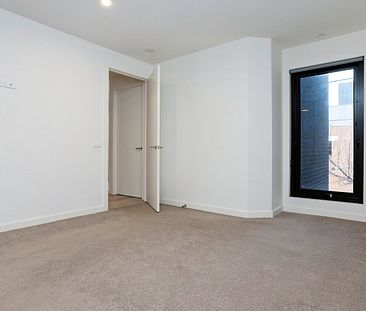 BEAUTIFUL TWO BEDROOM APARTMENT - Photo 3