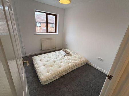 2 bedroom semi-detached house to rent - Photo 4