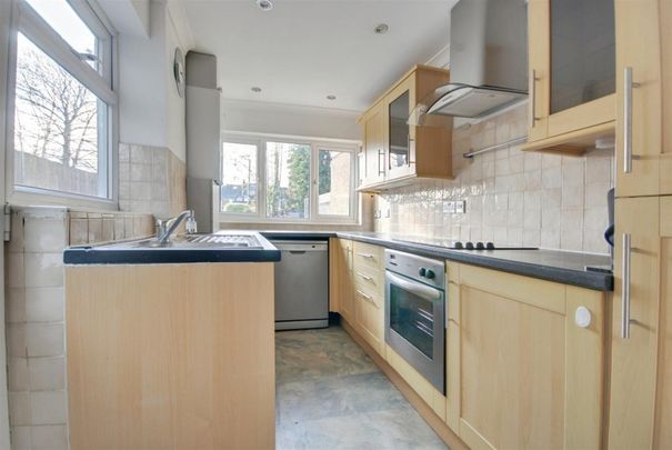 St. James Road, Watford - Photo 1