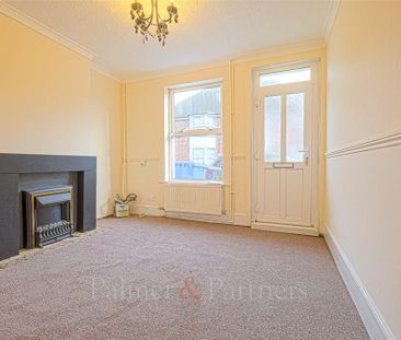 2 bedroom end of terrace house to rent - Photo 1