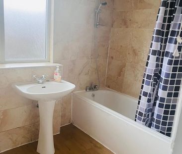 Room in a Shared House, St Fillans Road, SE6 - Photo 5