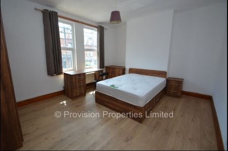 7 Bedroom Student Houses Leeds - Photo 5