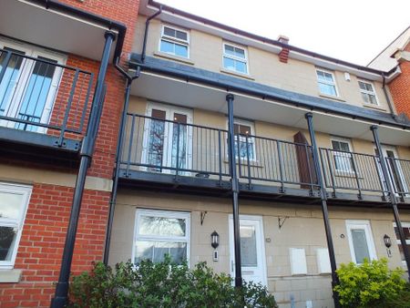 1 bedroom in a house share to rent - Photo 4