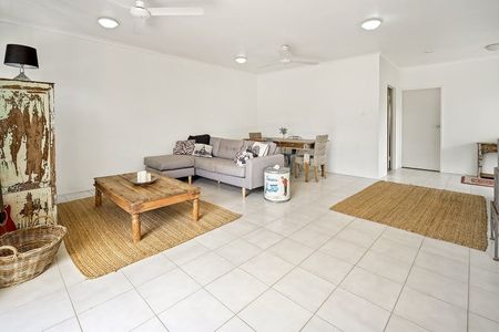 LOW MAINTENANCE UNIT IN QUIET CUL DE SAC! - Photo 3