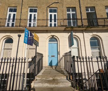 Sea Front, Hayling Island - Photo 6