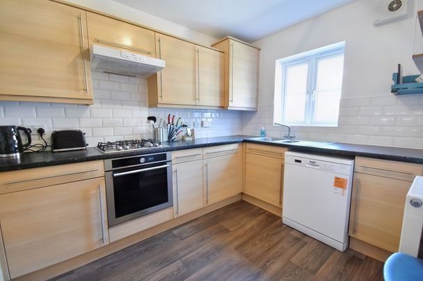 River Plate Road, Exeter - Photo 1