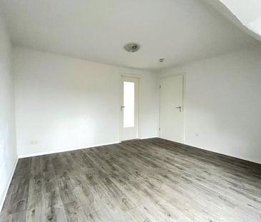 Steig Dich reich und zieh ins Dachgeschoss. - Foto 1