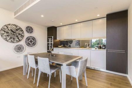 3 bedroom flat to rent - Photo 3