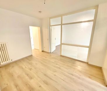 Frisch renovierte 4 Zimmerwohnung mit Balkon - Photo 2