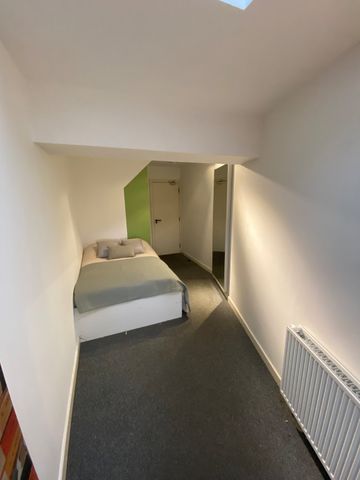 19 Whitegate Road, Huddersfield, HD4 - Photo 3