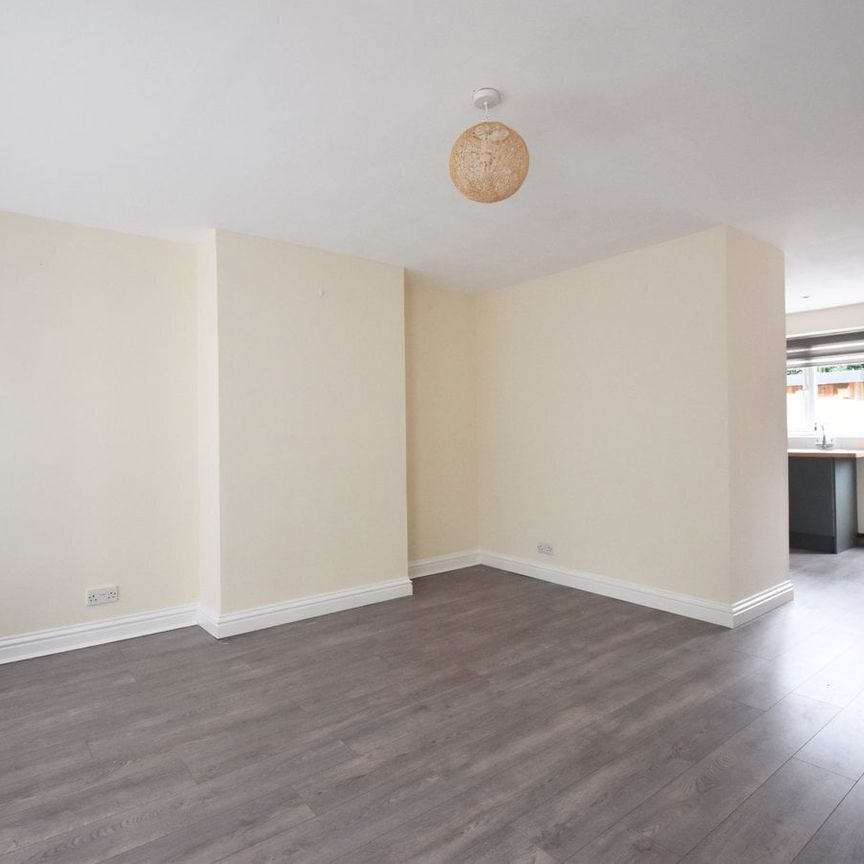 Broad Close, Hersham, WALTON-ON-THAMES, KT12 - Photo 1