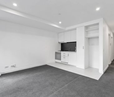 Light-Filled One-Bedroom Apartment with Huge Balcony - Photo 5