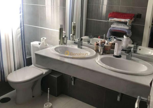 For rent for HALF SEASON from now until 30/06/2024 and from 15.09.24-30.6.25 Stunning semi-detached house in residential area in Benalmadena .