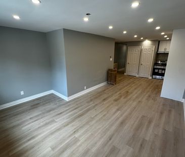 For Lease - 2877 St Clair Avenue Unit# A, Toronto, Ontario - Photo 3
