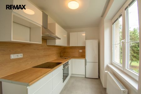 Pronájem bytu 3+1 v osobním vlastnictví 70 m², Hradec Králové - Photo 2