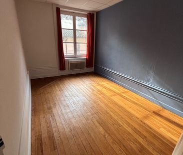 Appartement T3 de 128m2 à louer Villefranche centre - Photo 4