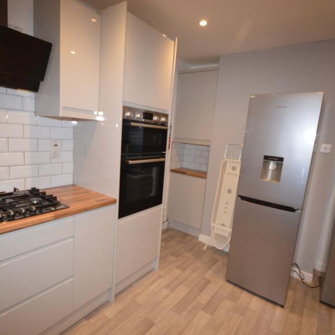 6 bedroom apartment to rent - Photo 1