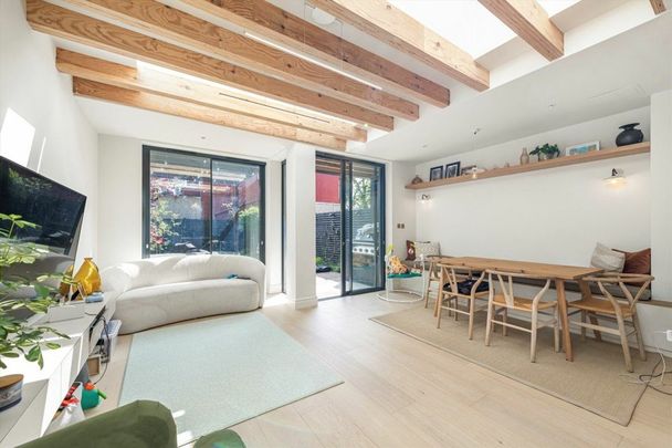 Cairn Avenue, Ealing, W5 - Photo 1