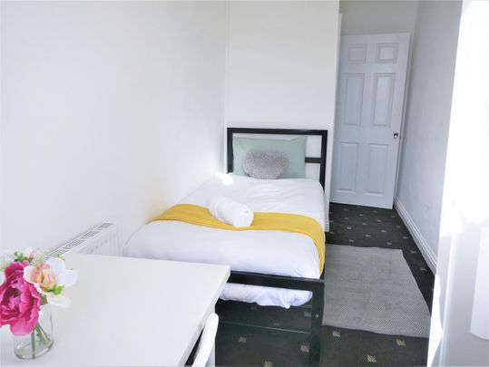 Christchurch Road, Bournemouth - Photo 1