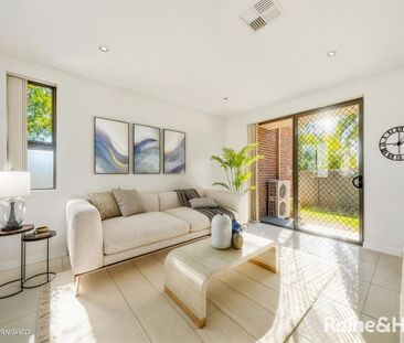 Contemporary, Charming & Convenient! - Photo 1