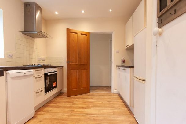 2 bedroom detached bungalow to rent - Photo 1