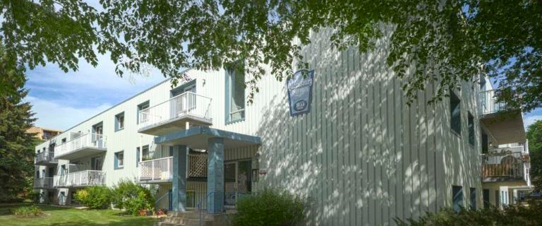 Queensbury | 1055 Powers Street, Winnipeg - Photo 1