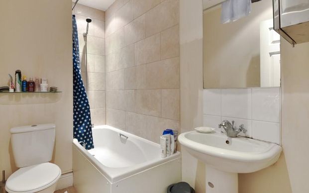 2 bedroom property to rent - Photo 1