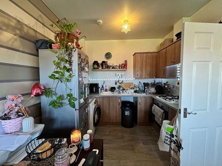 2 bedroom apartment to rent - Photo 4