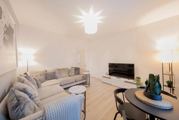 2 bedroom flat to rent - Photo 1