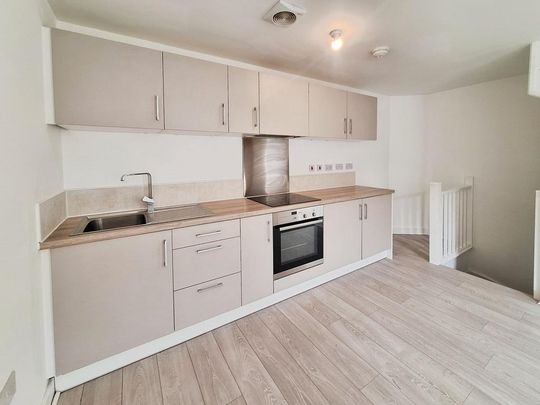 2 bedroom end of terrace house to rent - Photo 1