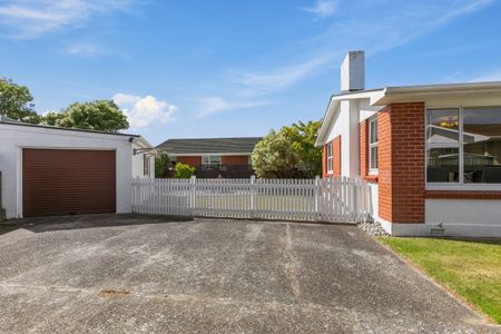 Feature Packed 2 Bedroom Home - Photo 2