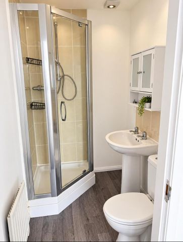 2 bedroom apartment to rent - Photo 3