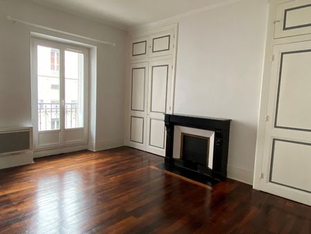 Appartement À Louer 3 Pièces , 90 M² - Photo 2