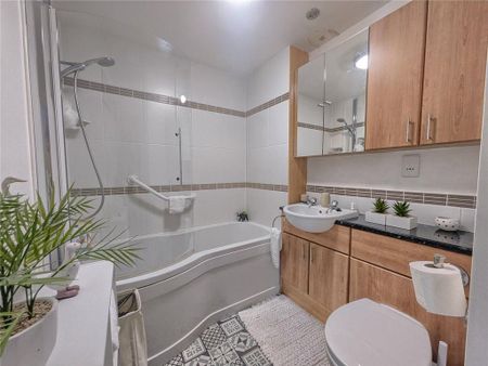 1 bedroom flat to rent - Photo 5