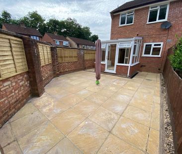 2 bedroom semi-detached house to rent - Photo 4
