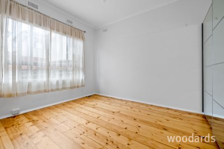 Three Bedroom House plus Study and Large Backyard - Photo 3