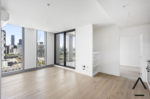 Captivating apartment with breathtaking views - Photo 1