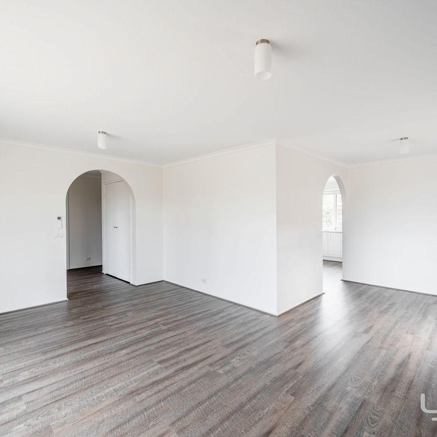 5 SOMERSET CLOSE, WERRIBEE - Photo 1