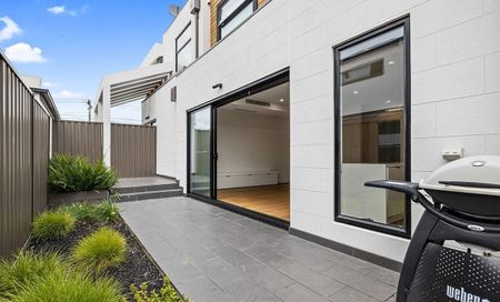 1/23 Oswald Thomas Avenue, Hampton East - Photo 3