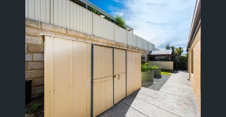 Modern family living - Photo 2