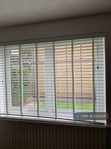 2 bedroom semi-detached house to rent - Photo 5