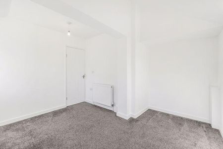 2 bedroom semi-detached house to rent - Photo 3