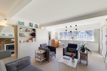 Waterlow Court Heath Close, Hampstead Garden Suburb, NW11 - Photo 2