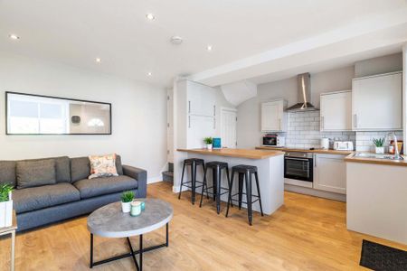 1 bedroom in a house share to rent - Photo 2