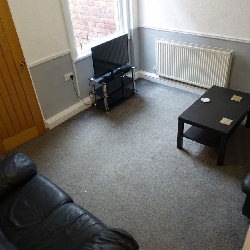 4 bedroom House To Let Total Size: 991 SQ FT - Photo 1