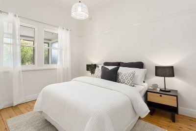 Delightful Three-Bedroom Cottage - Photo 3