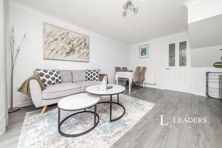 2 bedroom semi-detached house to rent - Photo 4